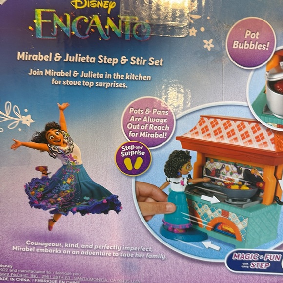 Disney Action Figures Playset Orange and Blue - Picture 3 of 3